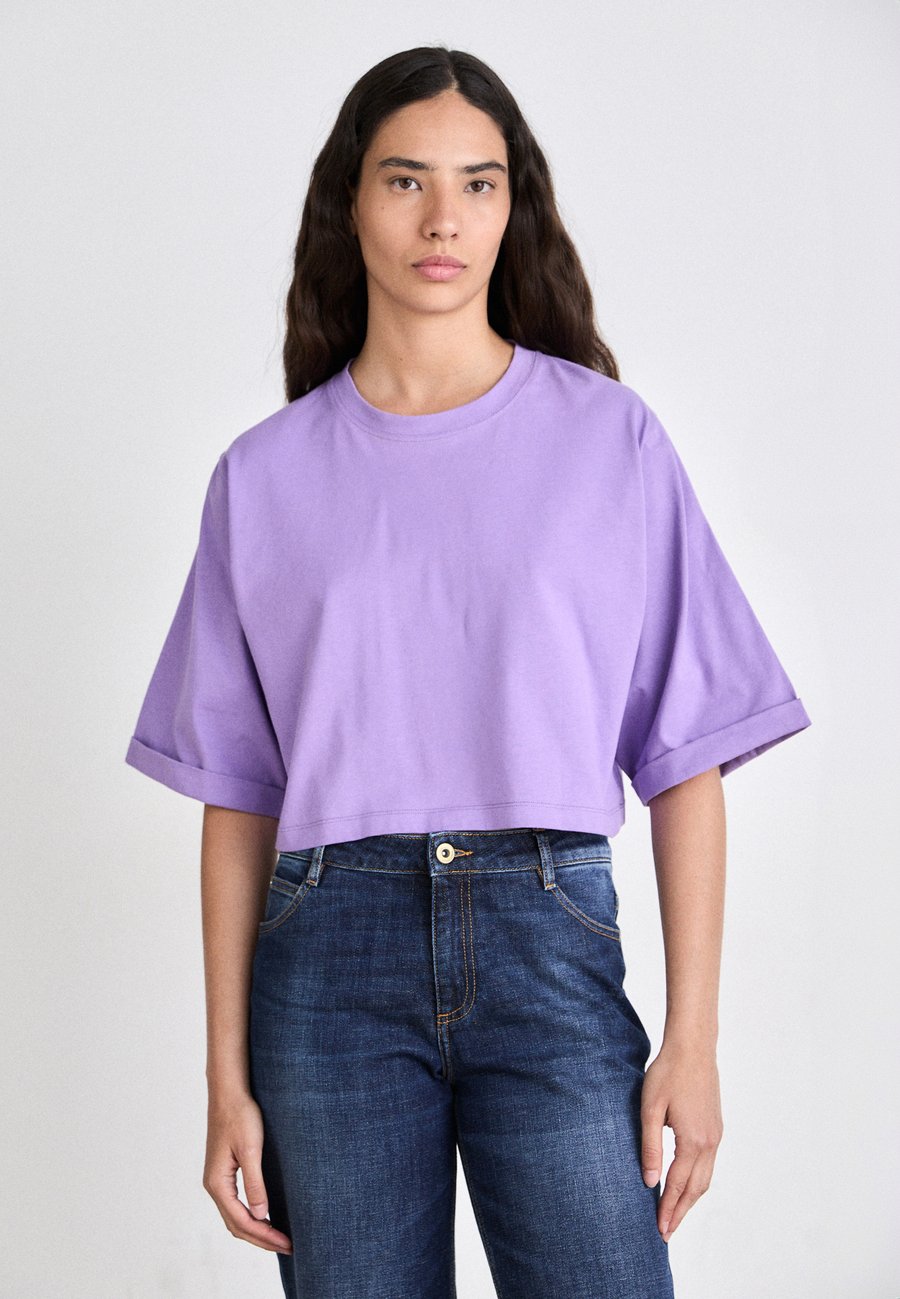 Футболка sessùn BABE, Babe Lila/Lilac, Фиолетовый, Футболка sessùn BABE, Babe Lila/Lilac
Футболка sessùn BABE, Babe Lila/Lilac, Фиолетовый, Футболка sessùn BABE, Babe Lila/Lilac