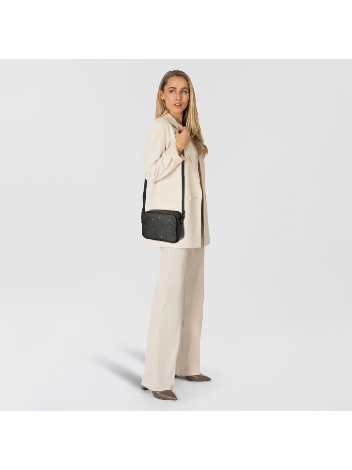 Сумка через плечо Dancing Letters Ella, размер S, кожа, 20 см, черного цвета LIEBESKIND BERLIN
Сумка через плечо Dancing Letters Ella, размер S, кожа, 20 см, черного цвета LIEBESKIND BERLIN