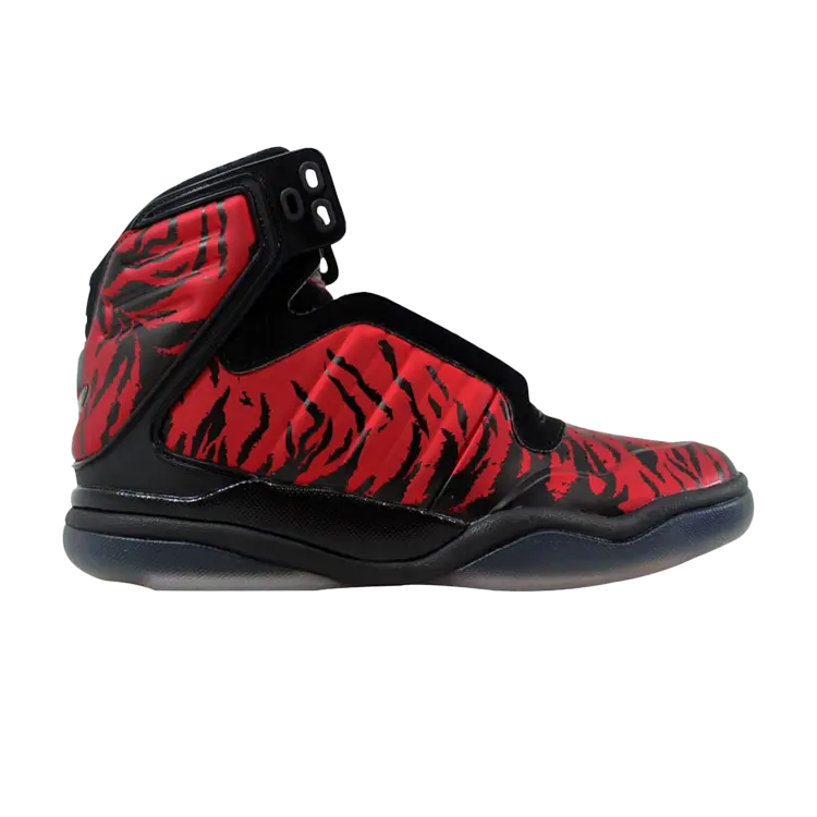 Кроссовки Adidas TS Lite AMR 'Heat Of The Bull', красный
Кроссовки Adidas TS Lite AMR 'Heat Of The Bull', красный