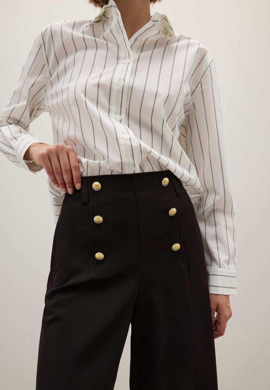 Брюки PIOMBO FLARE WITH BUTTONS, Gunmetal
Брюки PIOMBO FLARE WITH BUTTONS, Gunmetal