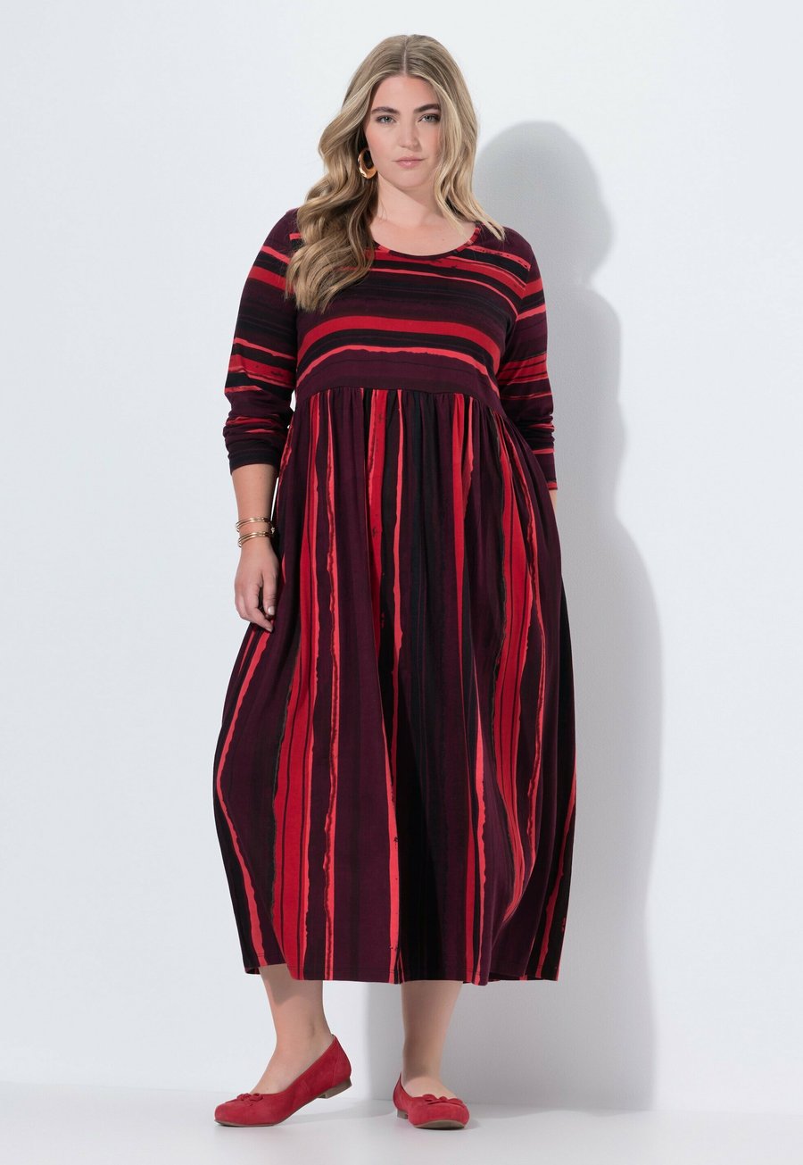 Платье Ulla Popken Day dress, Ruby Red/Red
Платье Ulla Popken Day dress, Ruby Red/Red