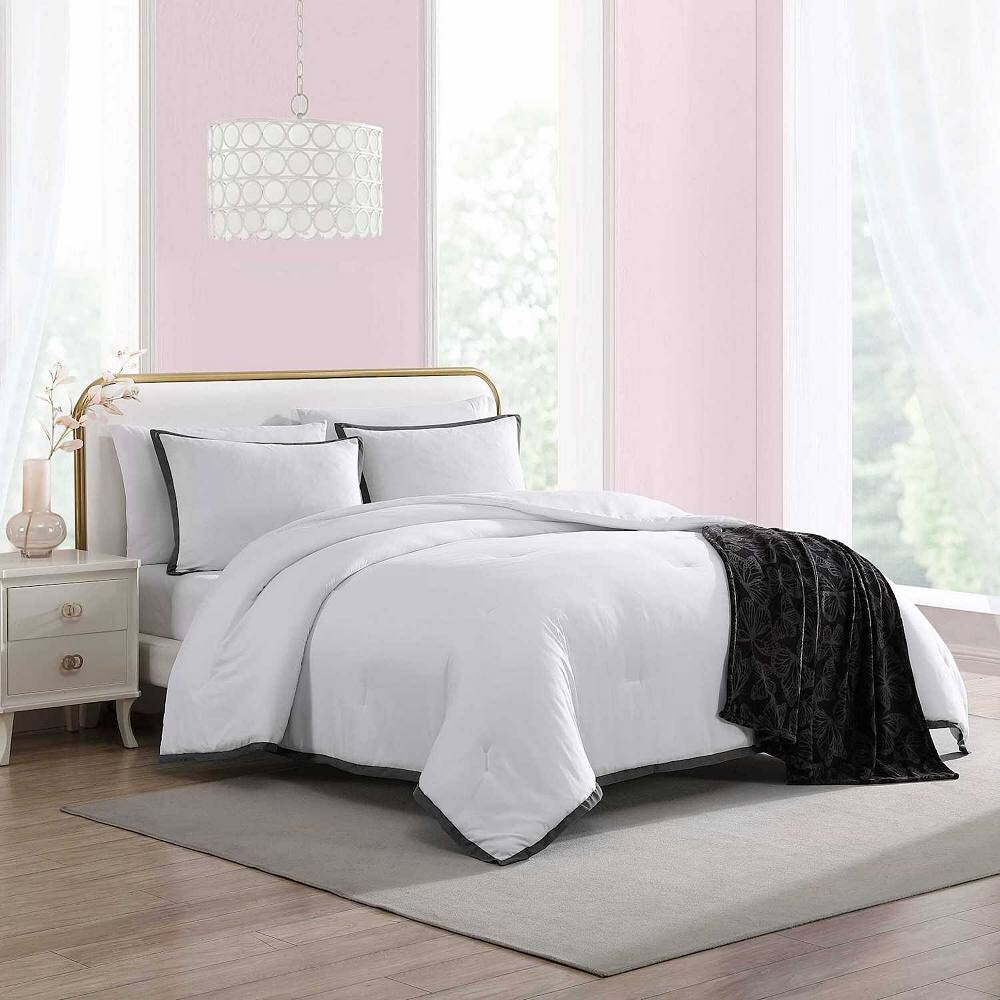 Комплект однотонных бело-черных королевских одеял Betsey Johnson Signature Hotel, белый
Комплект однотонных бело-черных королевских одеял Betsey Johnson Signature Hotel, белый