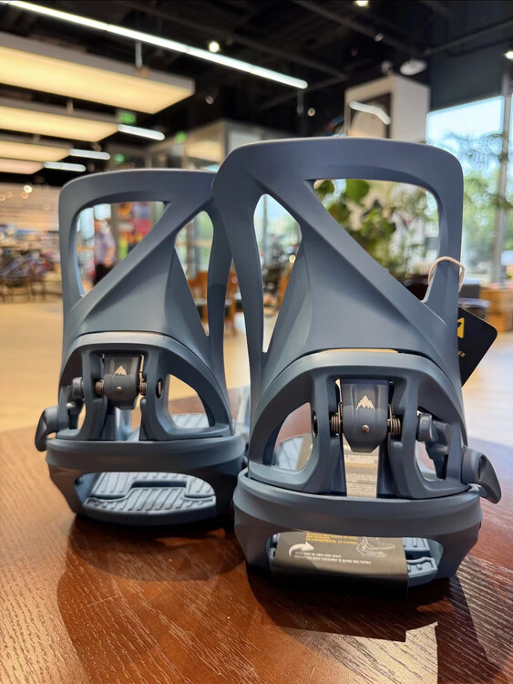 Новые крепления Burton step-on для мужчин и женщин, от начинающих до продвинутых, быстросъемные для сноуборда w26 синий одинарный задник женские s
Новые крепления Burton step-on для мужчин и женщин, от начинающих до продвинутых, быстросъемные для сноуборда w26 синий одинарный задник женские s