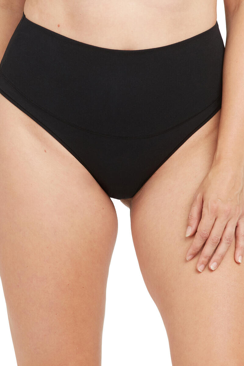 Хлопковые стринги-шейперы Spanx, черный
Хлопковые стринги-шейперы Spanx, черный