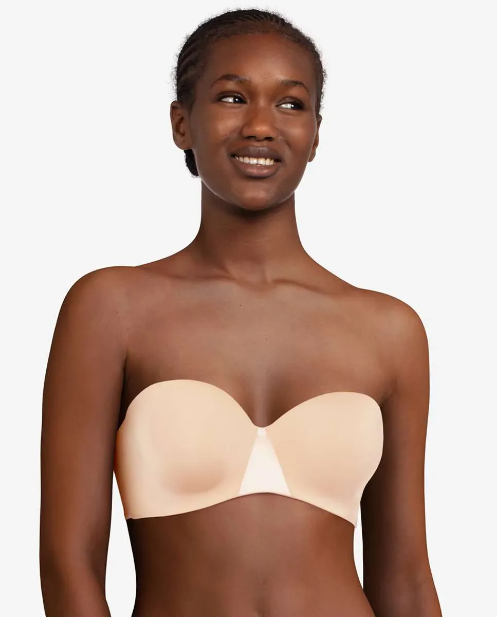 Гладкий бюстгальтер без косточек Essentiall треугольного выреза Chantelle, бежевый
Гладкий бюстгальтер без косточек Essentiall треугольного выреза Chantelle, бежевый