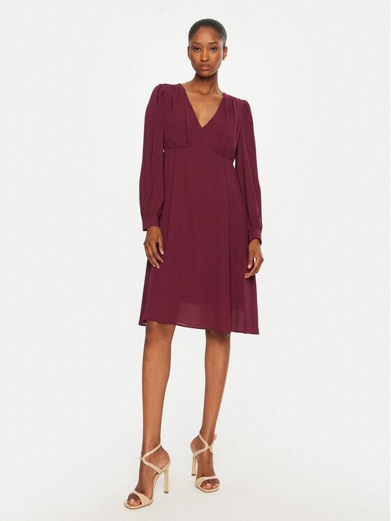 Коктейльное платье стандартного кроя Rinascimento, красный
Коктейльное платье стандартного кроя Rinascimento, красный