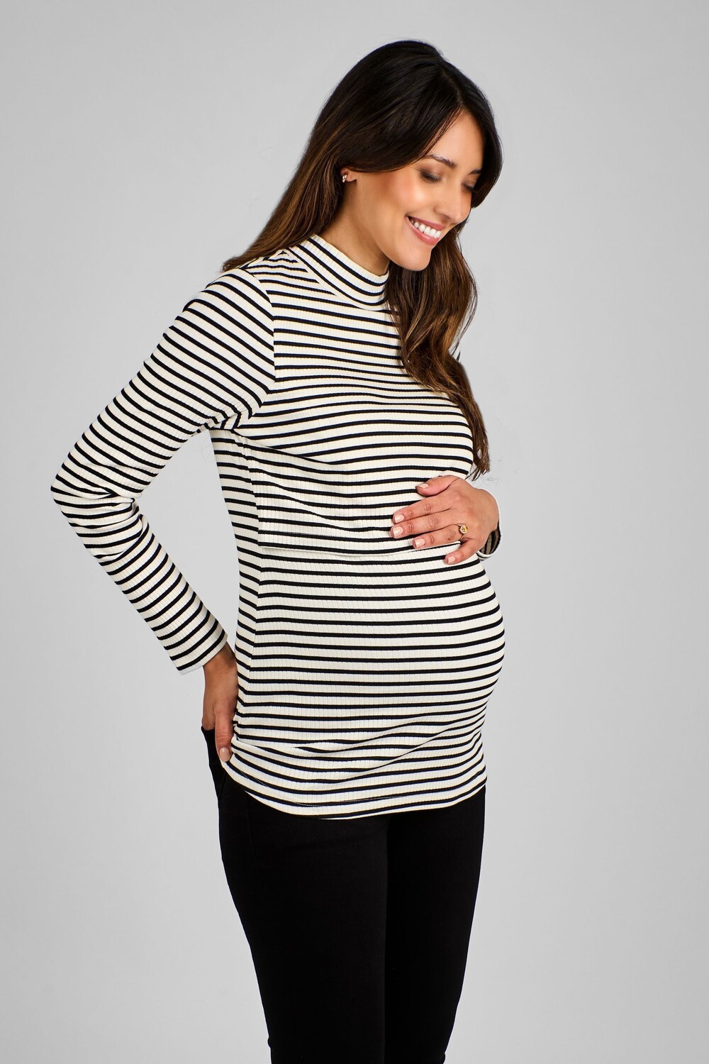 Полосатый топ поло для беременных и кормящих мам Jojo Maman Bébé, черный
Полосатый топ поло для беременных и кормящих мам Jojo Maman Bébé, черный