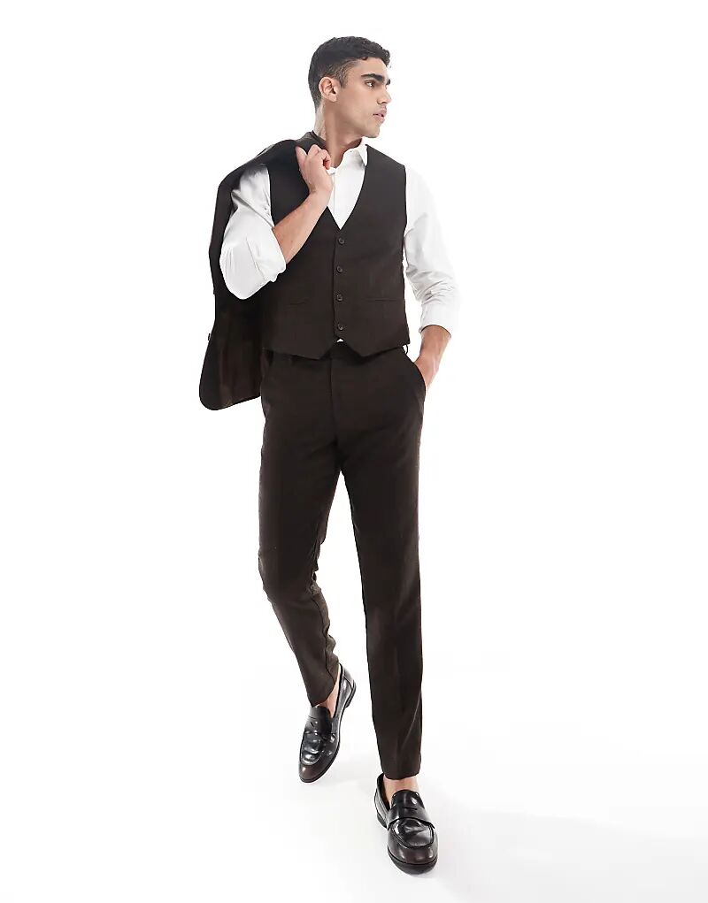 Жилет ASOS DESIGN из шерстяной ткани с коричневым узором «в ёлочку»
Жилет ASOS DESIGN из шерстяной ткани с коричневым узором «в ёлочку»