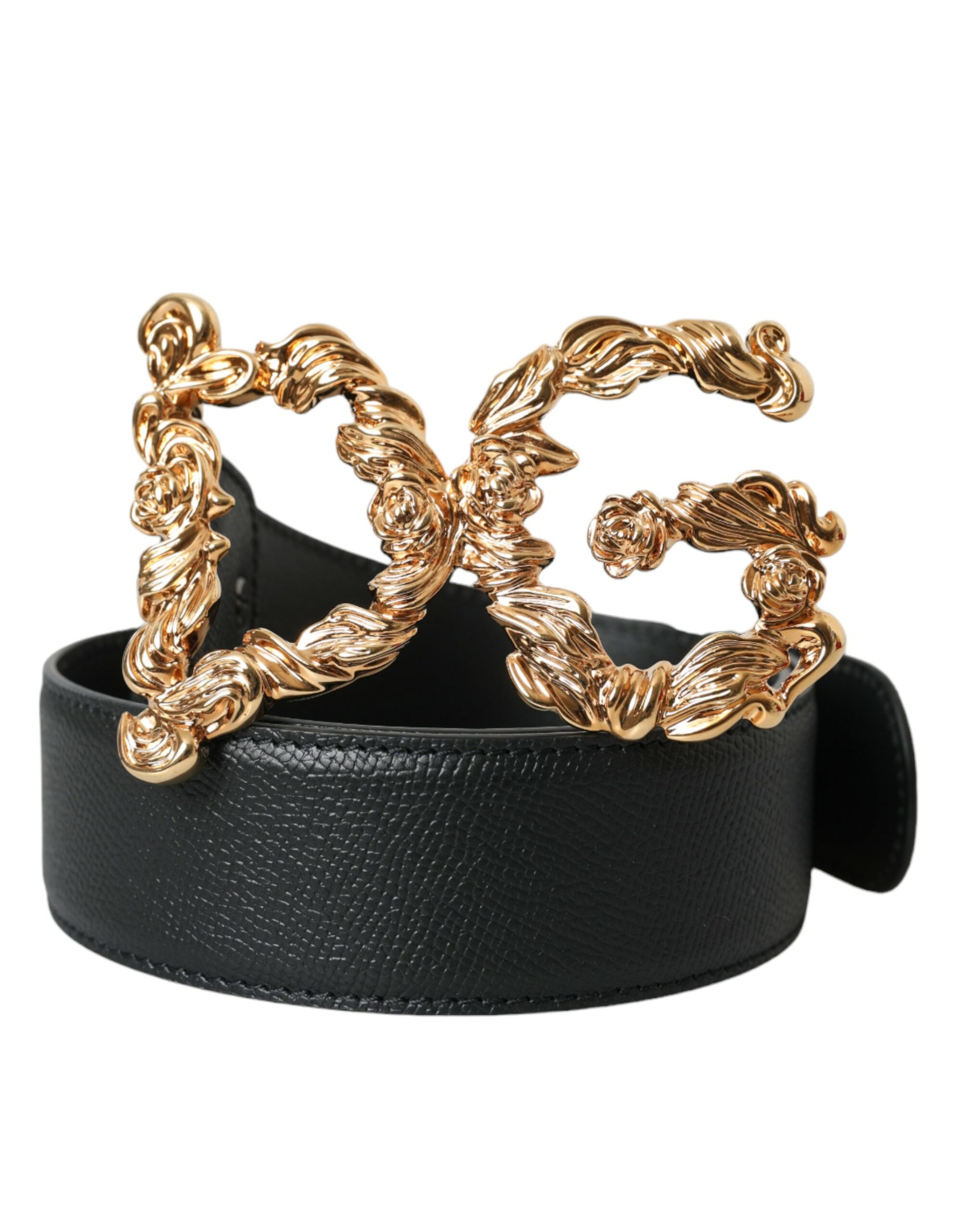 Черный кожаный ремень с пряжкой в стиле барокко и золотым логотипом DG Dolce & Gabbana
Черный кожаный ремень с пряжкой в стиле барокко и золотым логотипом DG Dolce & Gabbana