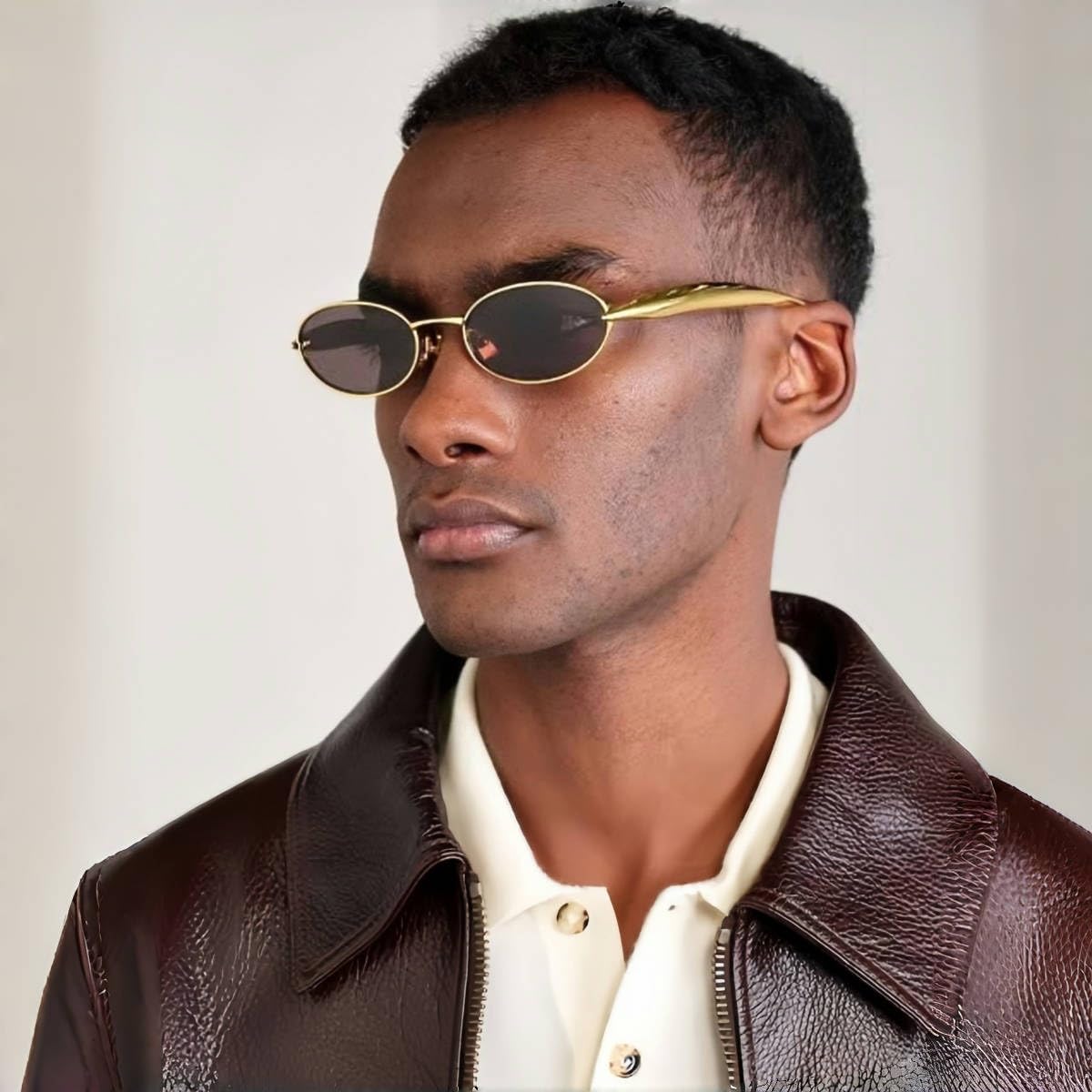 Ретро-солнцезащитные очки овальной формы для женщин и мужчин - винтажный стиль 90-х (Y2K), маленькая золотая оправа, линзы с защитой от УФ-излучения UV400 KUKASEN, Gold-gray
Ретро-солнцезащитные очки овальной формы для женщин и мужчин - винтажный стиль 90-х (Y2K), маленькая золотая оправа, линзы с защитой от УФ-излучения UV400 KUKASEN, Gold-gray