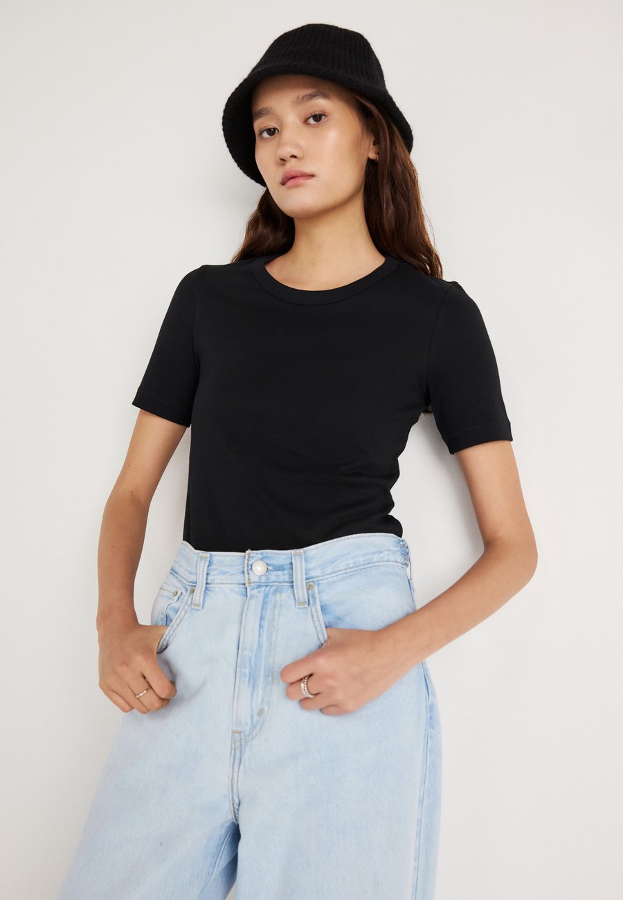 Футболка Gina Tricot BASIC CLASSIC, Black, Черный, Футболка Gina Tricot BASIC CLASSIC, Black
Футболка Gina Tricot BASIC CLASSIC, Black, Черный, Футболка Gina Tricot BASIC CLASSIC, Black