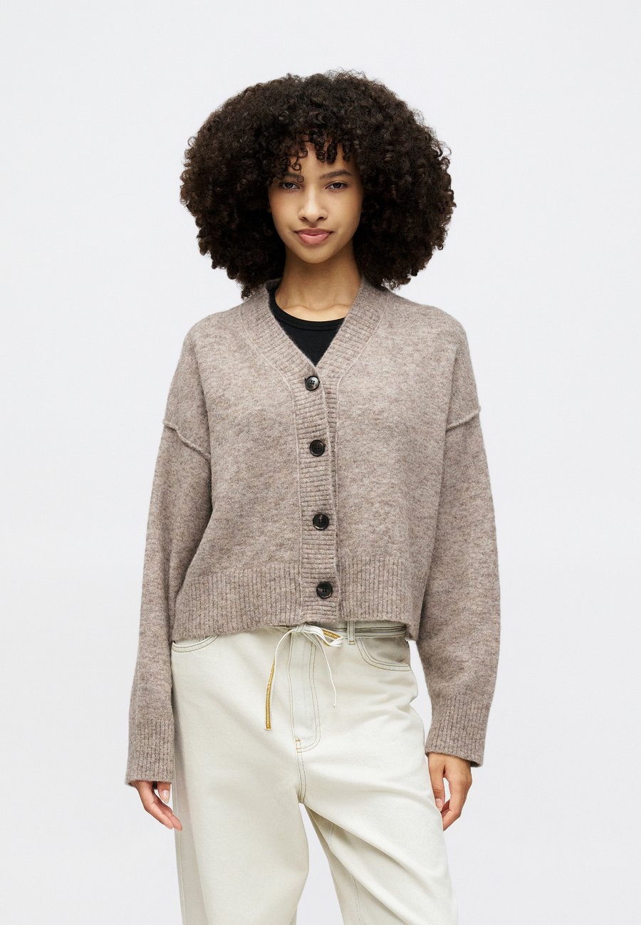 Кардиган DAY Birger et Mikkelsen RANA COZY DAYS, Light Espresso Melange/Light Brown
Кардиган DAY Birger et Mikkelsen RANA COZY DAYS, Light Espresso Melange/Light Brown