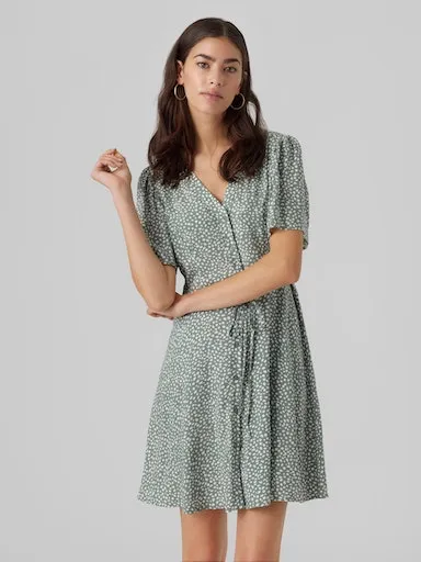 Мини-платье Vero Moda "VMALBA SS SHORT DRESS WVN NOOS", цвет Laurel Wreath Aop:Joey
Мини-платье Vero Moda "VMALBA SS SHORT DRESS WVN NOOS", цвет Laurel Wreath Aop:Joey