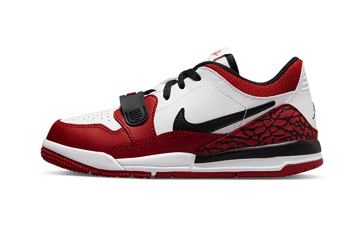 Детские баскетбольные кроссовки Jordan Legacy 312 BP
Детские баскетбольные кроссовки Jordan Legacy 312 BP