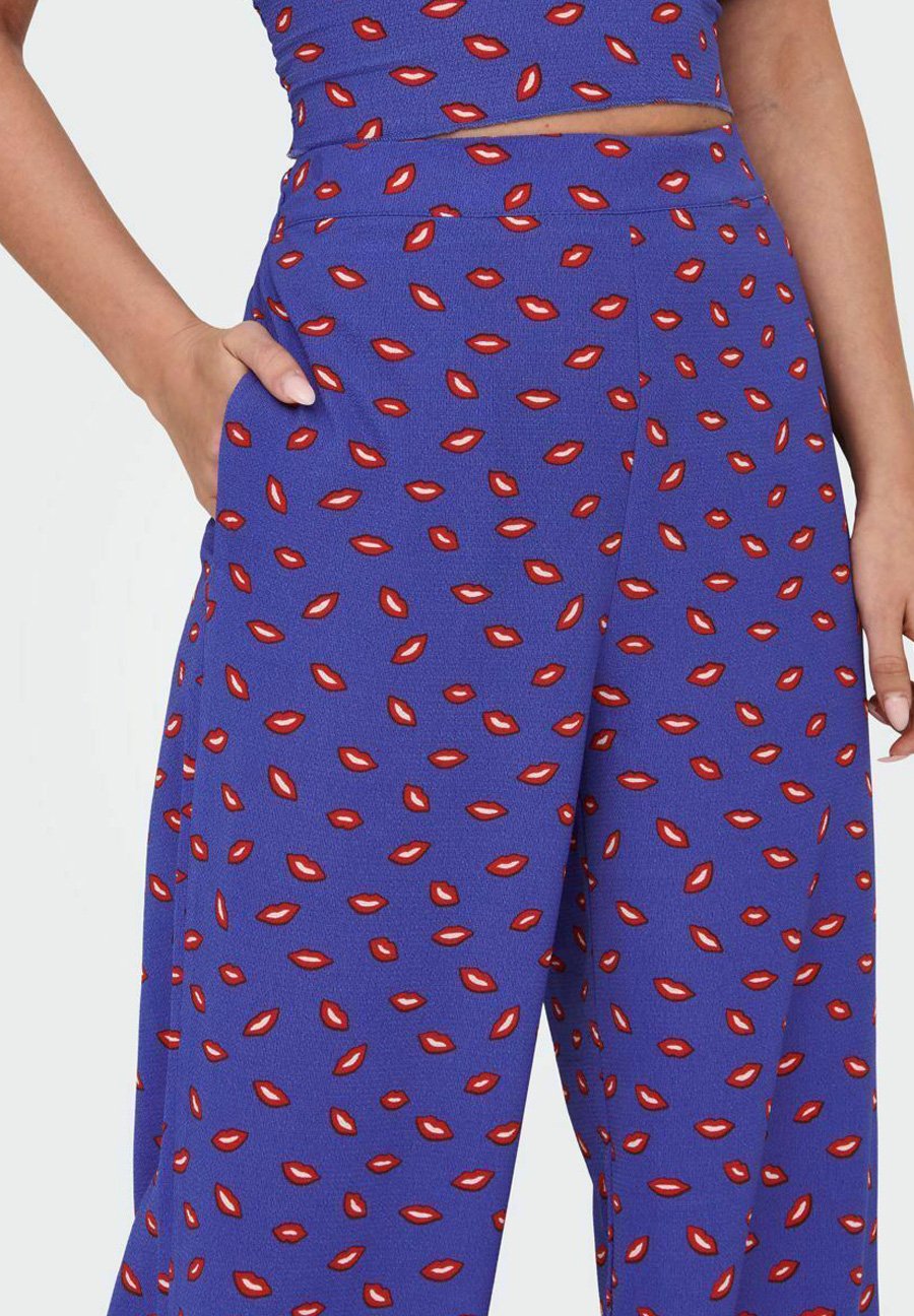 Брюки ONLY, цвет Dazzling Blue
Брюки ONLY, цвет Dazzling Blue