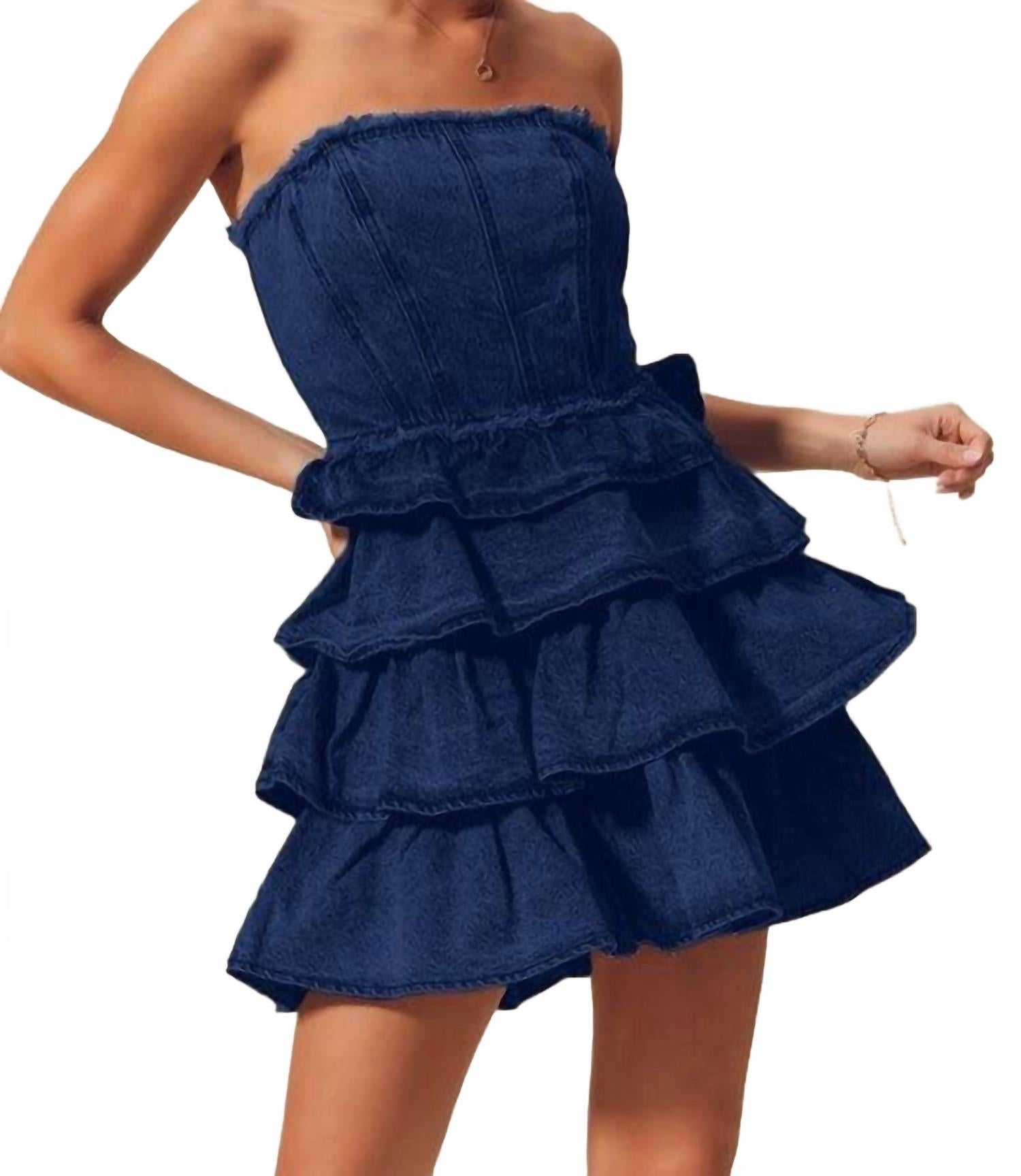 Женское бесшовное платье Jean в темно-синем цвете So Me
Женское бесшовное платье Jean в темно-синем цвете So Me