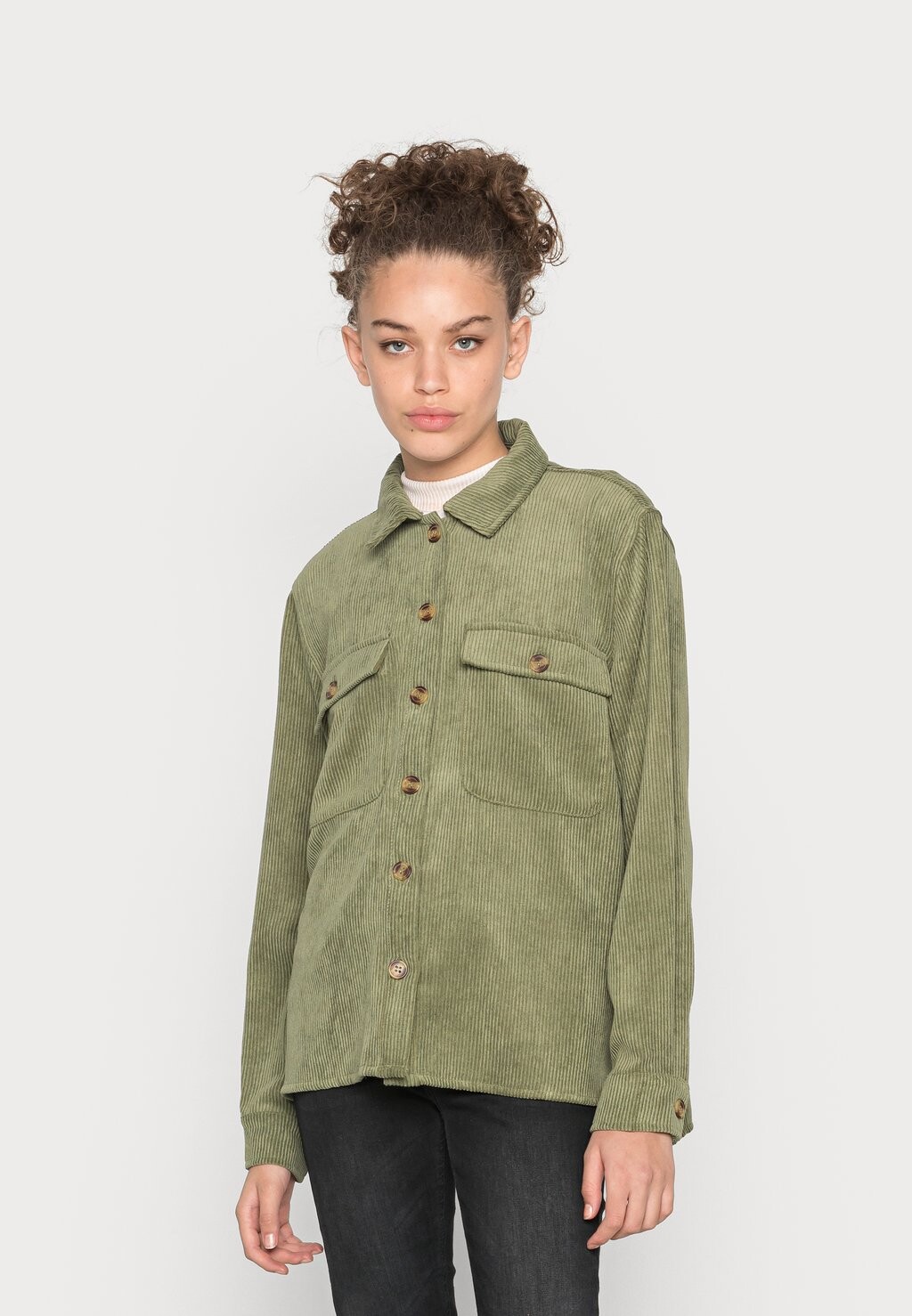 Блузка-рубашка PCEFFI Pieces, цвет olivine
Блузка-рубашка PCEFFI Pieces, цвет olivine