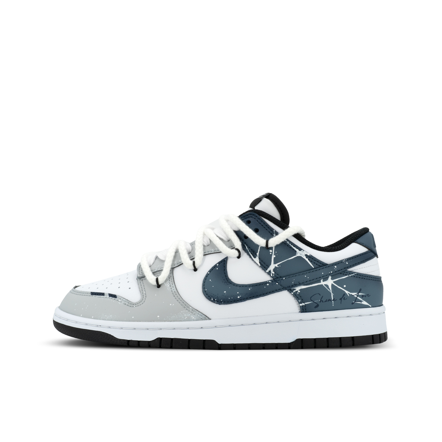 Nike Кроссовки для скейтбординга Dunk Gorilla Jester XJDD Thorn Shadow Low top Unisex серо-голубые
Nike Кроссовки для скейтбординга Dunk Gorilla Jester XJDD Thorn Shadow Low top Unisex серо-голубые