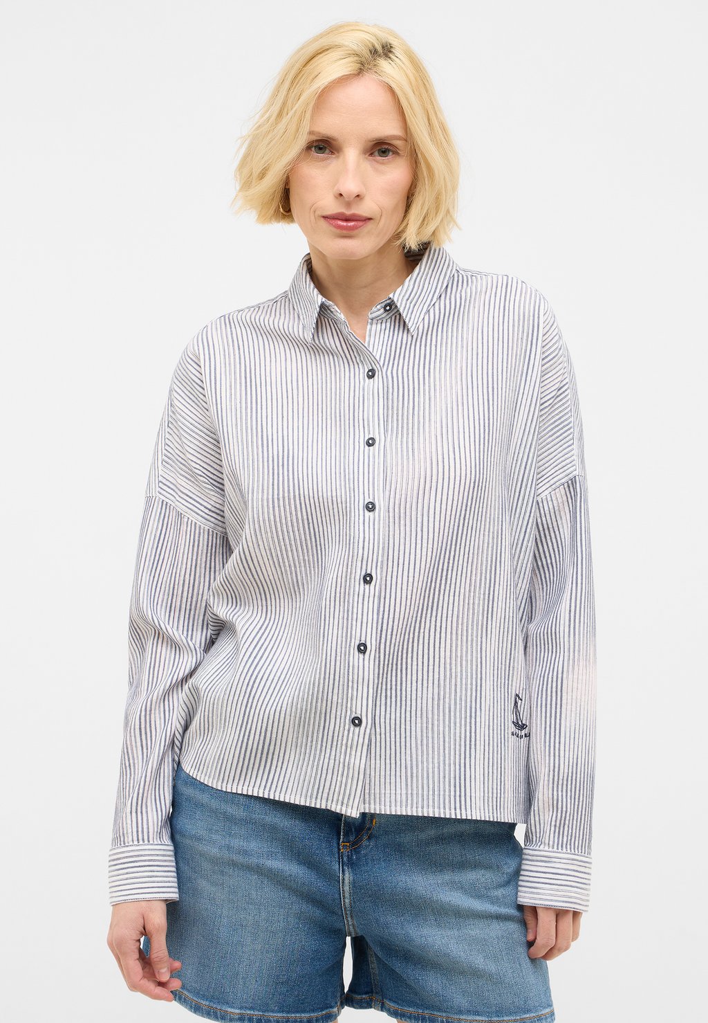 Блузка на пуговицах STYLE RUBY Mustang, кремовый
Блузка на пуговицах STYLE RUBY Mustang, кремовый