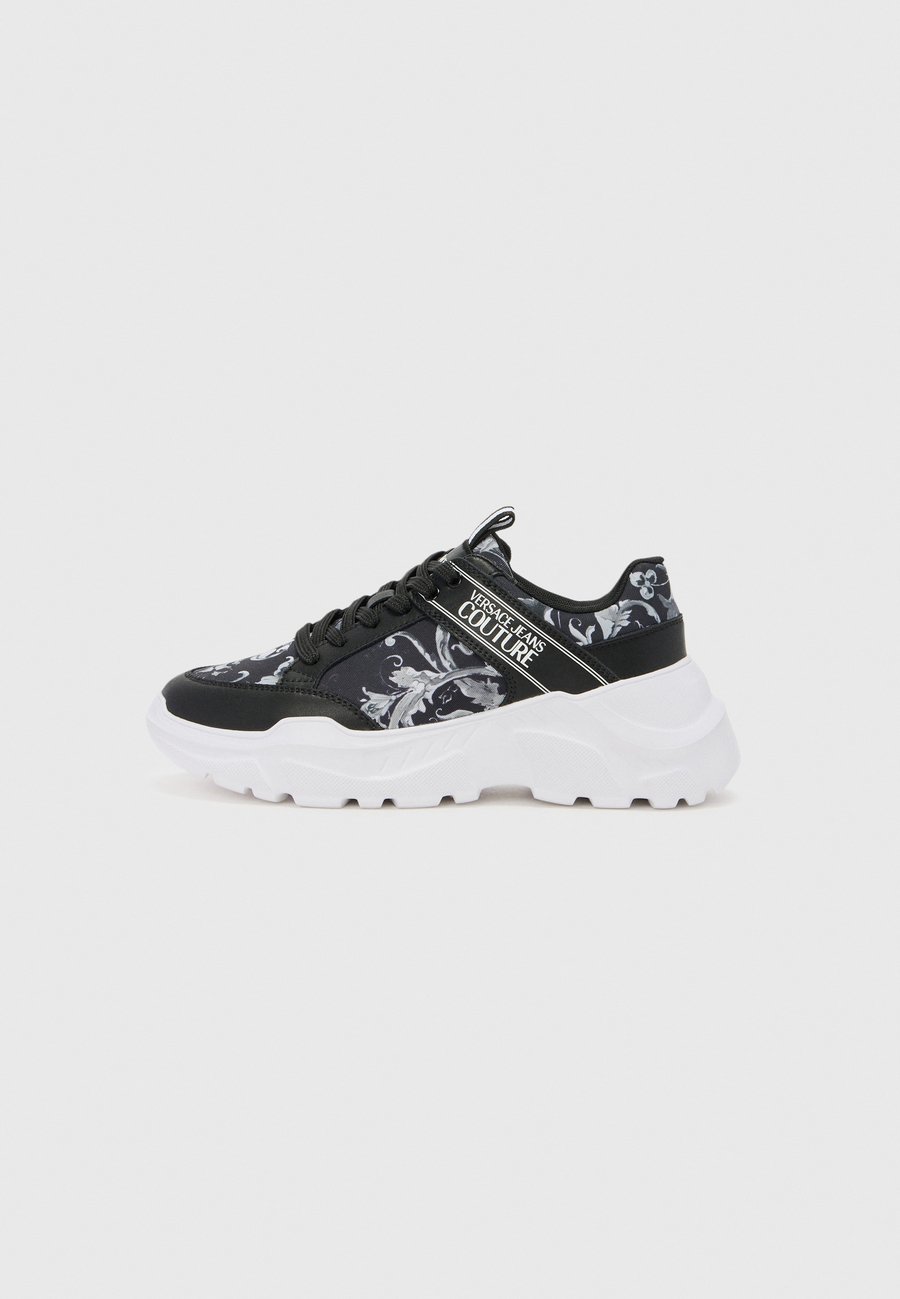 Кроссовки Versace Jeans Couture FONDO SPEEDTRACK, Black
Кроссовки Versace Jeans Couture FONDO SPEEDTRACK, Black