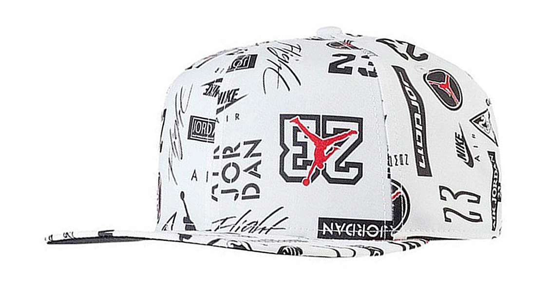 Бейсболка унисекс белая Jordan
Бейсболка унисекс белая Jordan