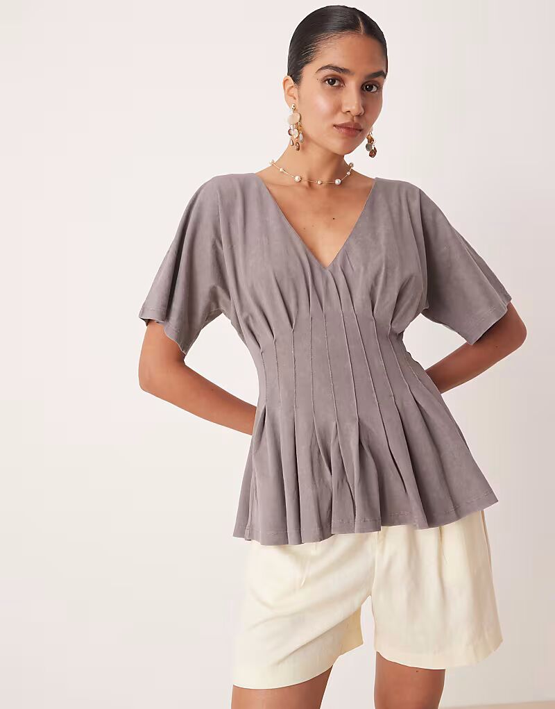Футболка с корсетной талией и складками, серый Asos Design
Футболка с корсетной талией и складками, серый Asos Design