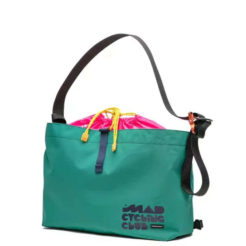 The MAD HATcher 18-литровый рюкзак для активного отдыха из полиэстера разноцветный унисекс, Postal Green/Rose Red
The MAD HATcher 18-литровый рюкзак для активного отдыха из полиэстера разноцветный унисекс, Postal Green/Rose Red