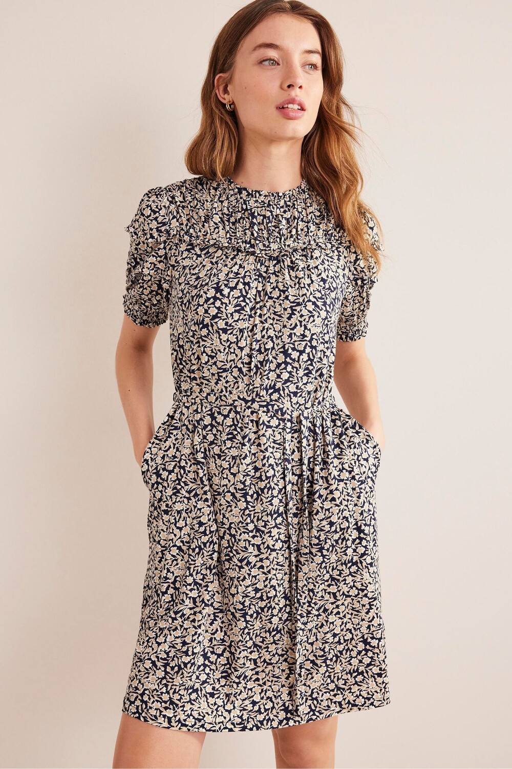 Мини-Платье из трикотажа с декоративной кокеткой Boden, синий
Мини-Платье из трикотажа с декоративной кокеткой Boden, синий