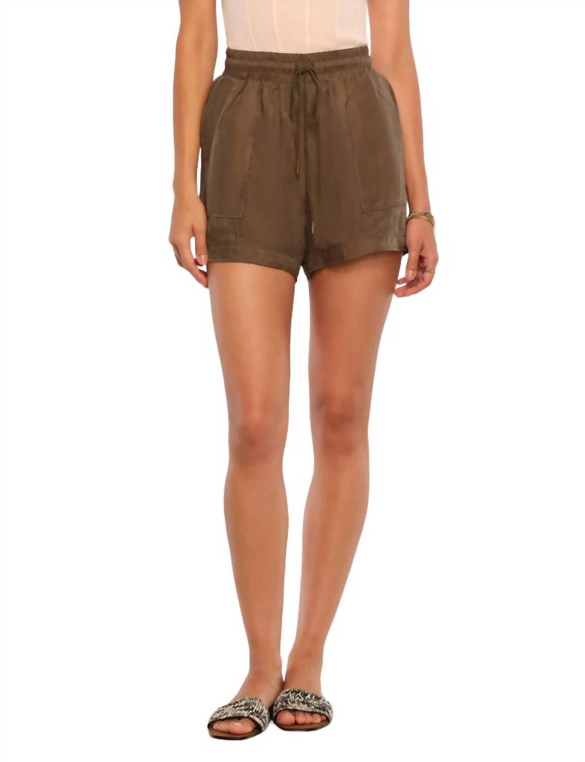 Шорты Ilaria цвета мха Heartloom, Moss
Шорты Ilaria цвета мха Heartloom, Moss