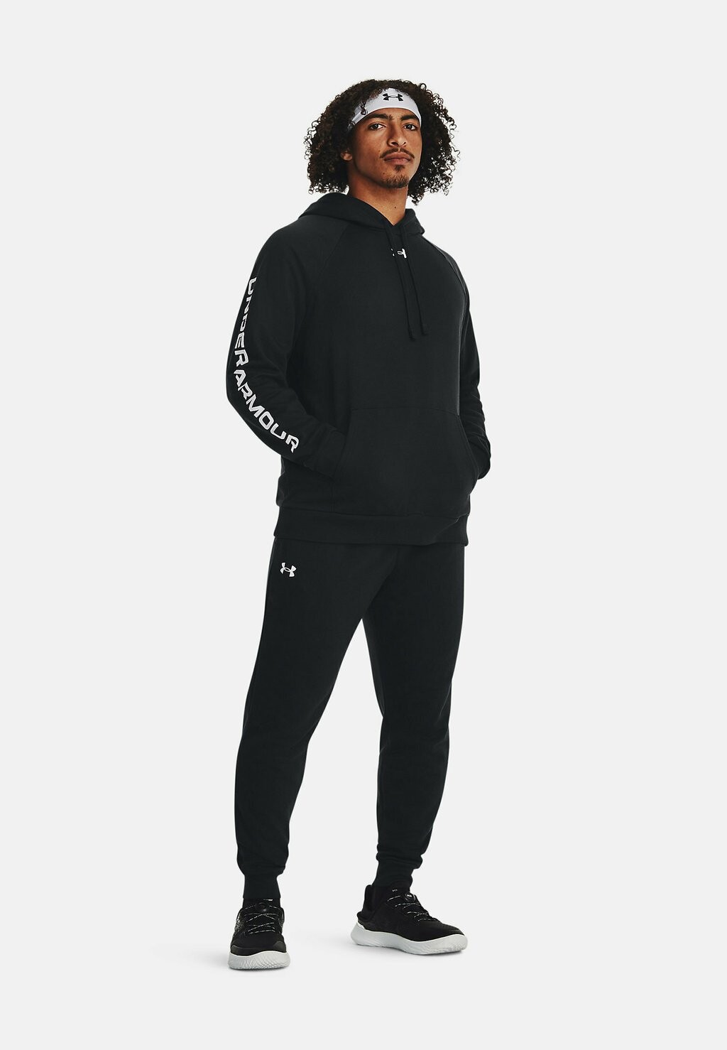 Спортивный костюм TWO PIECE SETS RIVAL Under Armour, черный
Спортивный костюм TWO PIECE SETS RIVAL Under Armour, черный