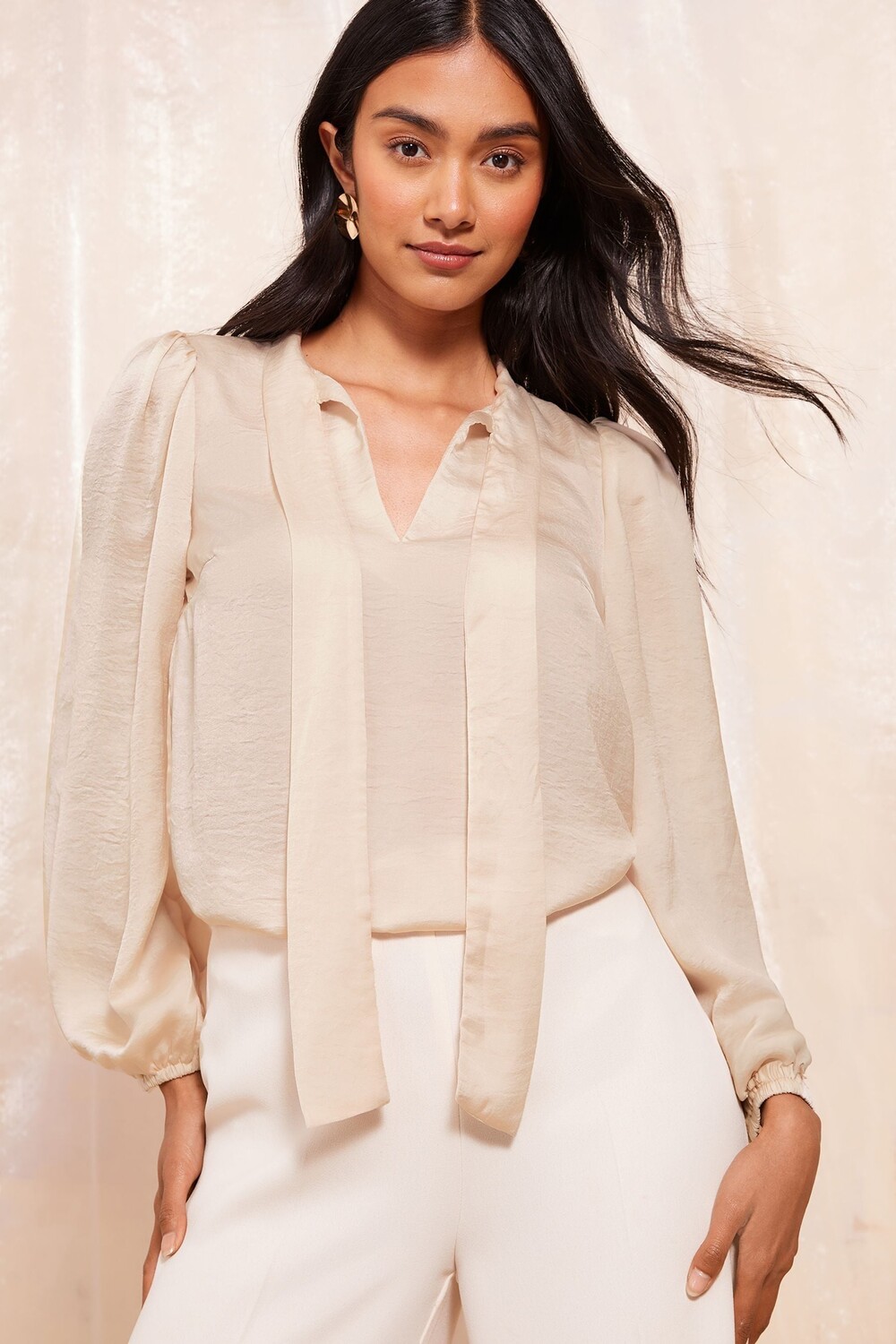 Блузка с длинным рукавом и завязкой бабочкой спереди Friends Like These, бежевый
Блузка с длинным рукавом и завязкой бабочкой спереди Friends Like These, бежевый