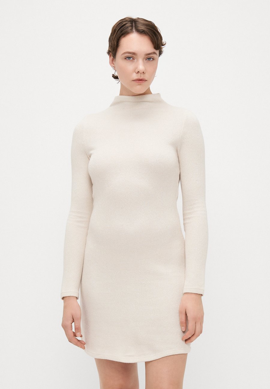 Платье Vero Moda Tall VMBLIS MOCK NECK SHORT DRESS , Birch/Off-White
Платье Vero Moda Tall VMBLIS MOCK NECK SHORT DRESS , Birch/Off-White