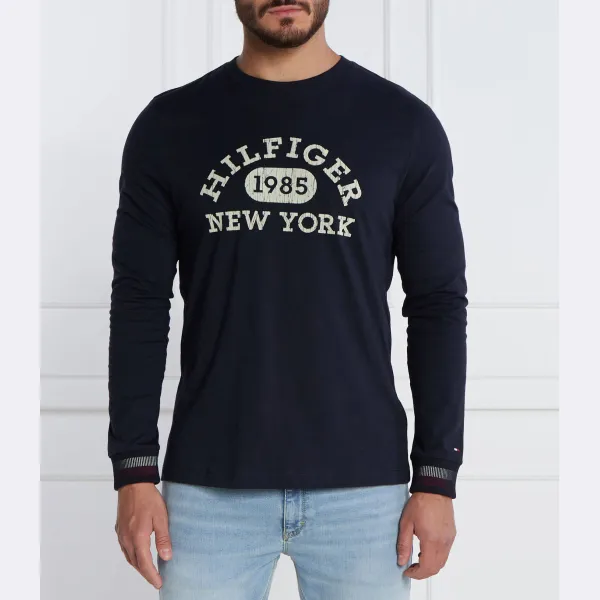 Однотипный костюм с длинными рукавами, классический покрой. Tommy Hilfiger, синий
Однотипный костюм с длинными рукавами, классический покрой. Tommy Hilfiger, синий