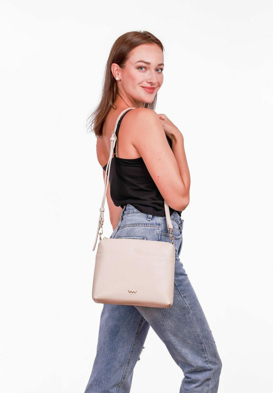 Сумка кросс-боди VUCH Cross body bag, Beige
Сумка кросс-боди VUCH Cross body bag, Beige