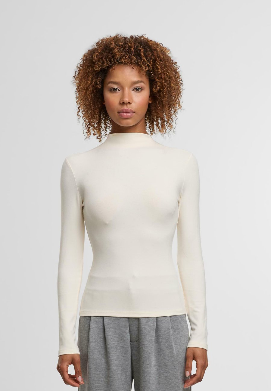 Топ Urban Classics SOFT TOUCH, Beige
Топ Urban Classics SOFT TOUCH, Beige