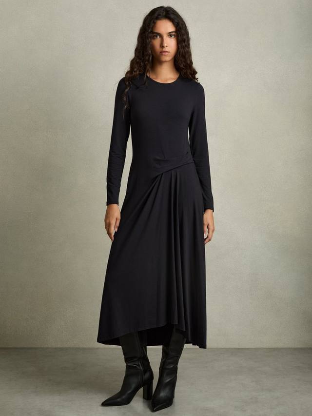 Трикотажное платье миди с рюшами из плюща Reiss, темно-синий
Трикотажное платье миди с рюшами из плюща Reiss, темно-синий