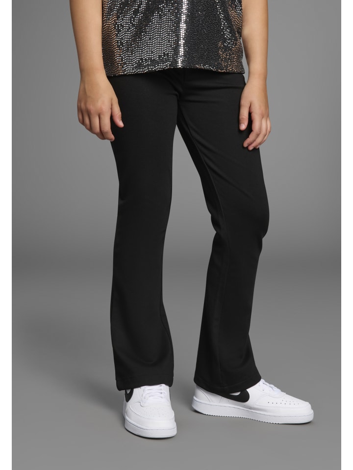 Брюки Bootcut черного цвета Bruno Banani
Брюки Bootcut черного цвета Bruno Banani