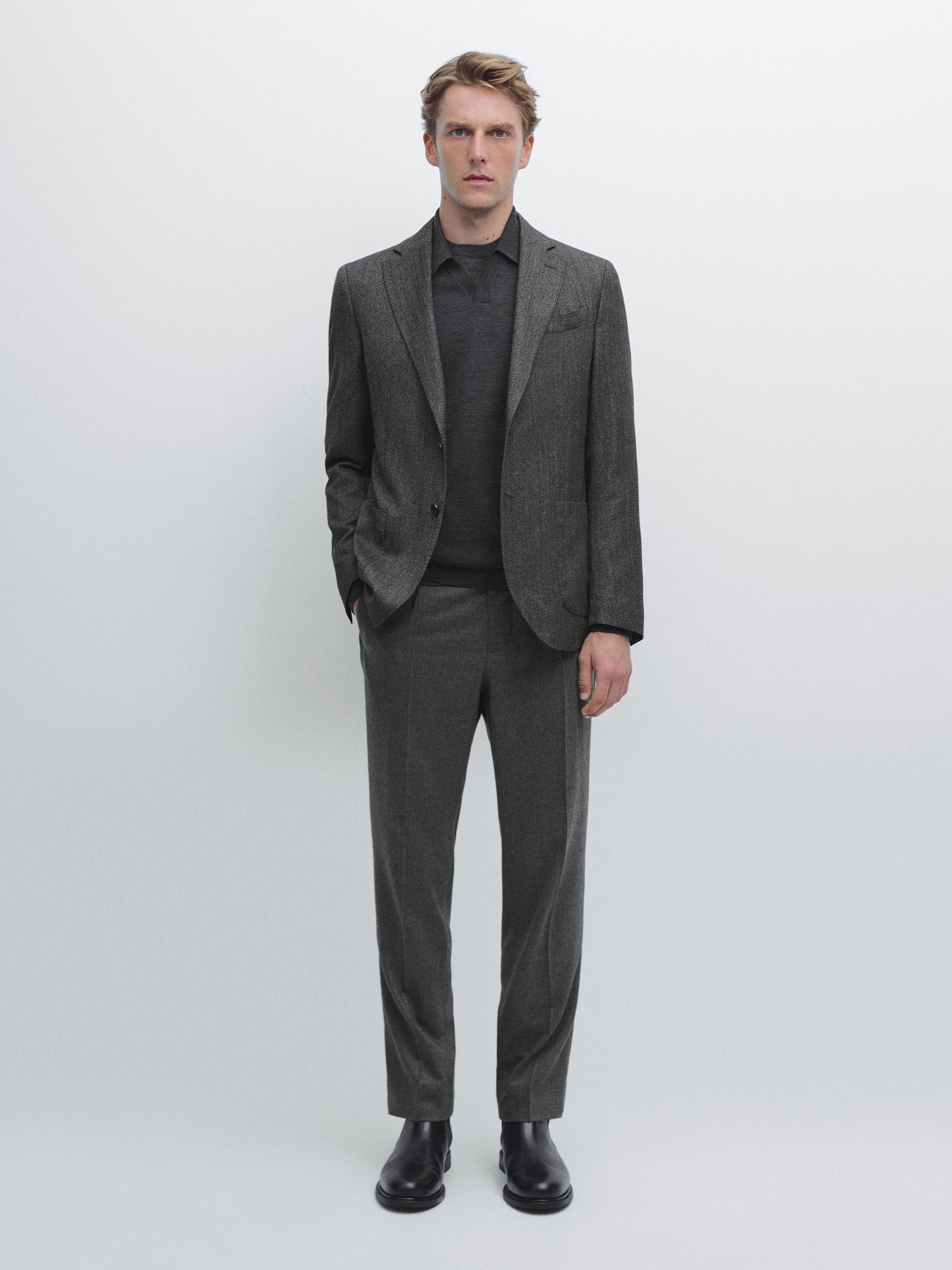 Блейзер из шерстяной смеси с узором «елочка» Massimo Dutti, серый
Блейзер из шерстяной смеси с узором «елочка» Massimo Dutti, серый