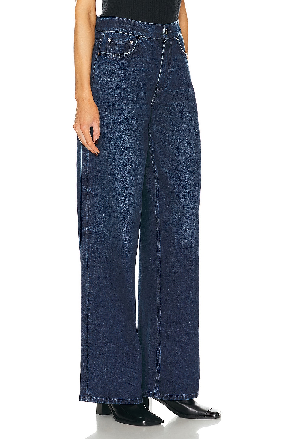 Анджелина Джинсы Baggy с напуском GRLFRND, цвет Ryman Blue
Анджелина Джинсы Baggy с напуском GRLFRND, цвет Ryman Blue