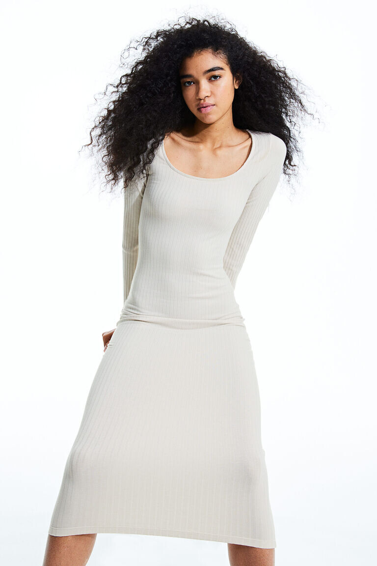 Облегающее платье в рубчик H&M, бежевый
Облегающее платье в рубчик H&M, бежевый