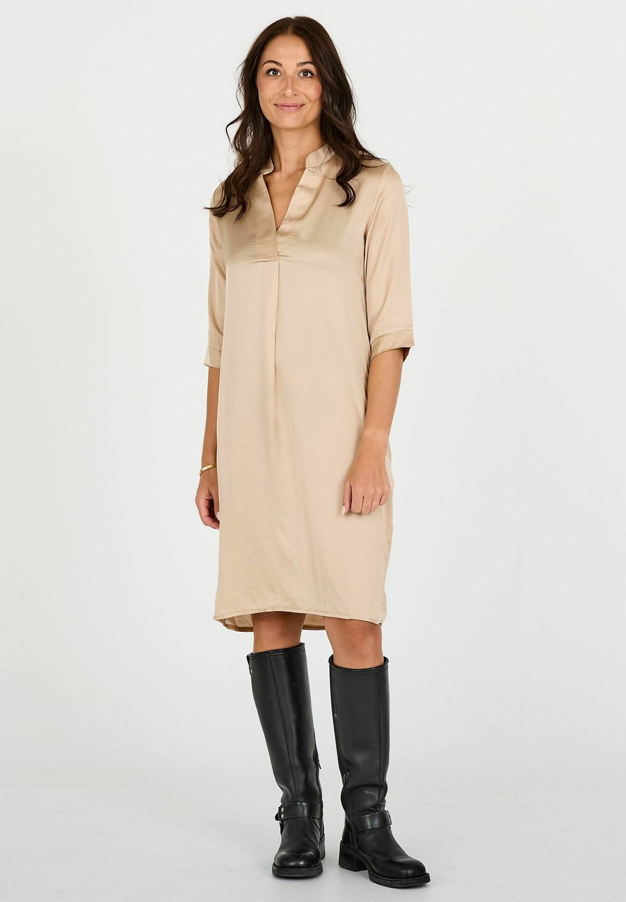 Платье NÜ Denmark CILJE SOLID, Sand/Beige
Платье NÜ Denmark CILJE SOLID, Sand/Beige