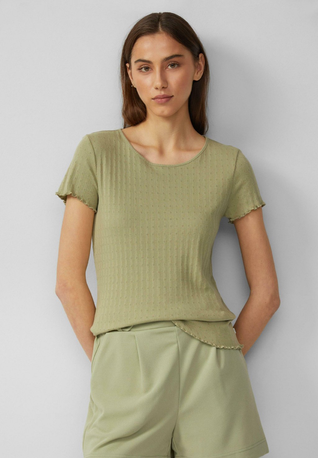 Базовая футболка MIT AJOUR-MUSTER QS, зеленый
Базовая футболка MIT AJOUR-MUSTER QS, зеленый