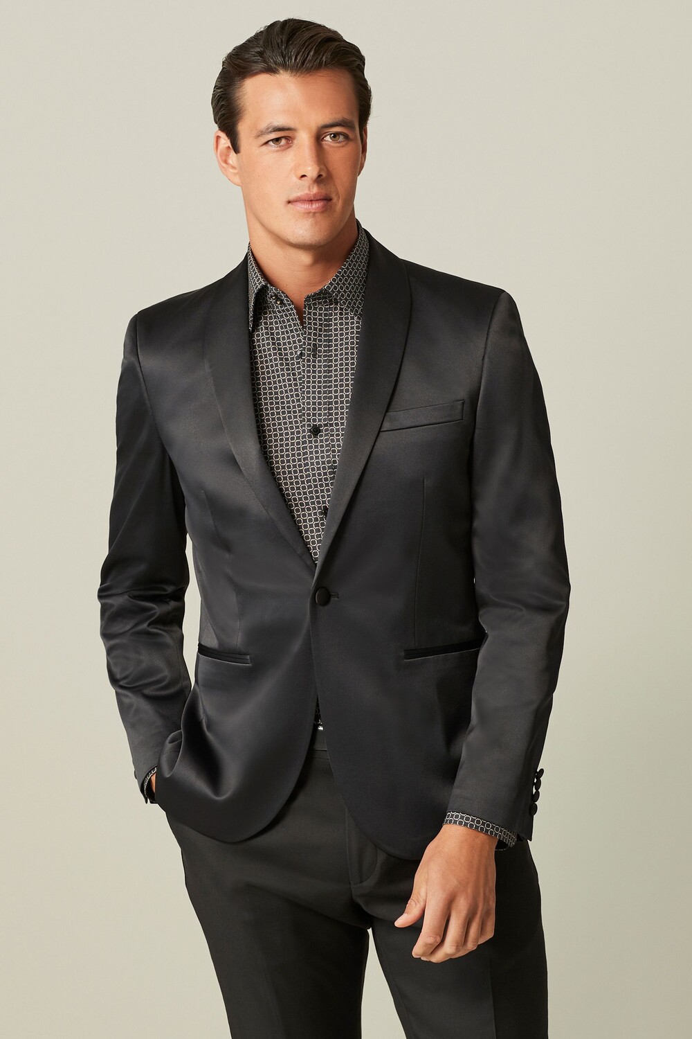 Атласный пиджак-смокинг Next, черный
Атласный пиджак-смокинг Next, черный