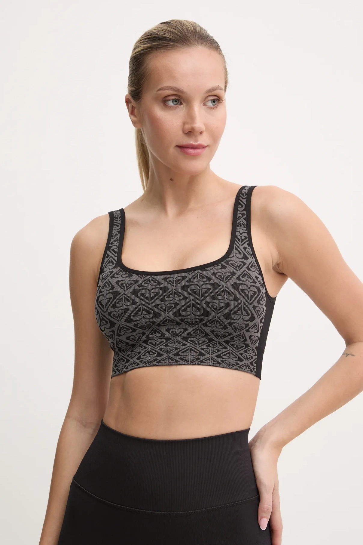 Бюстгальтер для йоги Chill Out Heart Roxy, черный
Бюстгальтер для йоги Chill Out Heart Roxy, черный