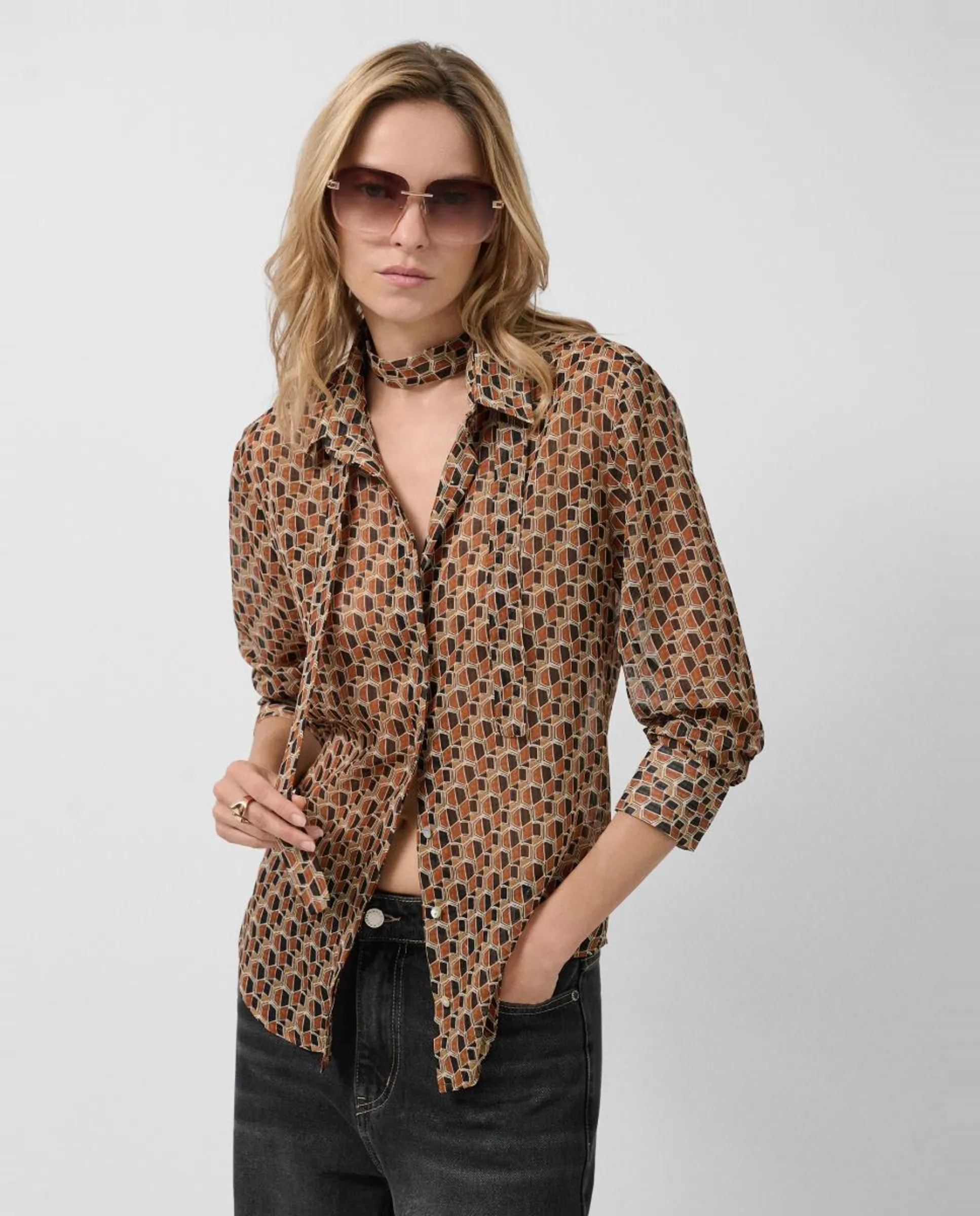 Женская блузка с завязкой геометрический принт Roberto Verino, светло-коричневый
Женская блузка с завязкой геометрический принт Roberto Verino, светло-коричневый