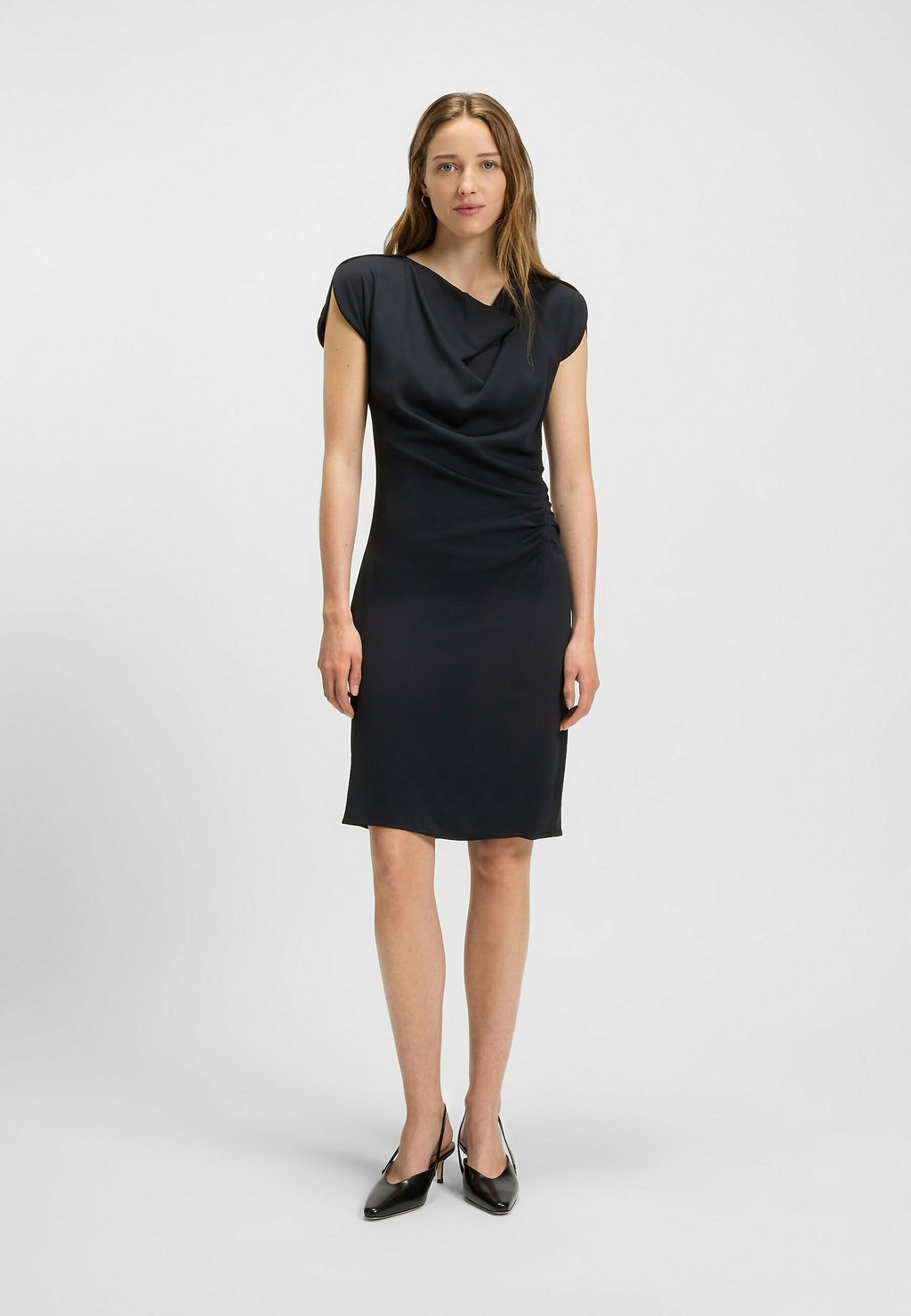 Платье-футляр DEVANIA BOSS, темно-синий
Платье-футляр DEVANIA BOSS, темно-синий