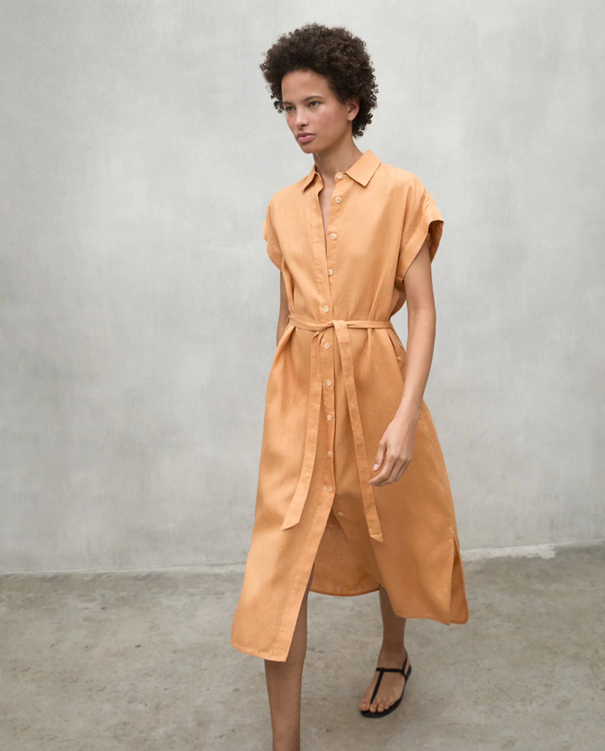 Женское длинное платье из льна relaxed fit Ecoalf, желтый
Женское длинное платье из льна relaxed fit Ecoalf, желтый