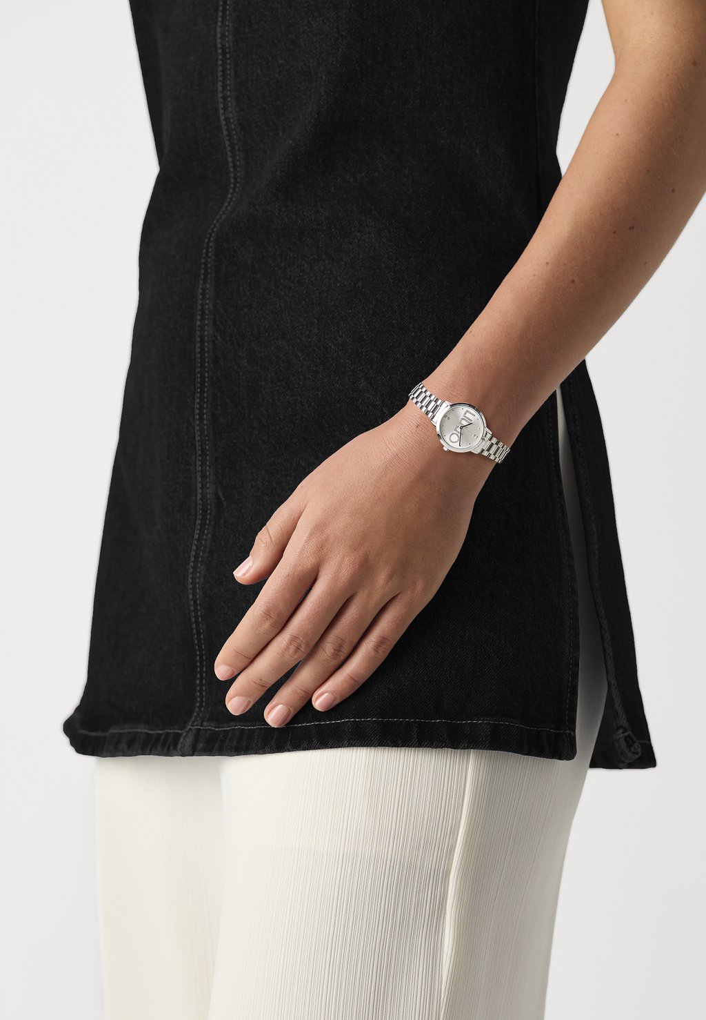 Часы COUPLE ESSENCE SET LIU JO, серебряный
Часы COUPLE ESSENCE SET LIU JO, серебряный