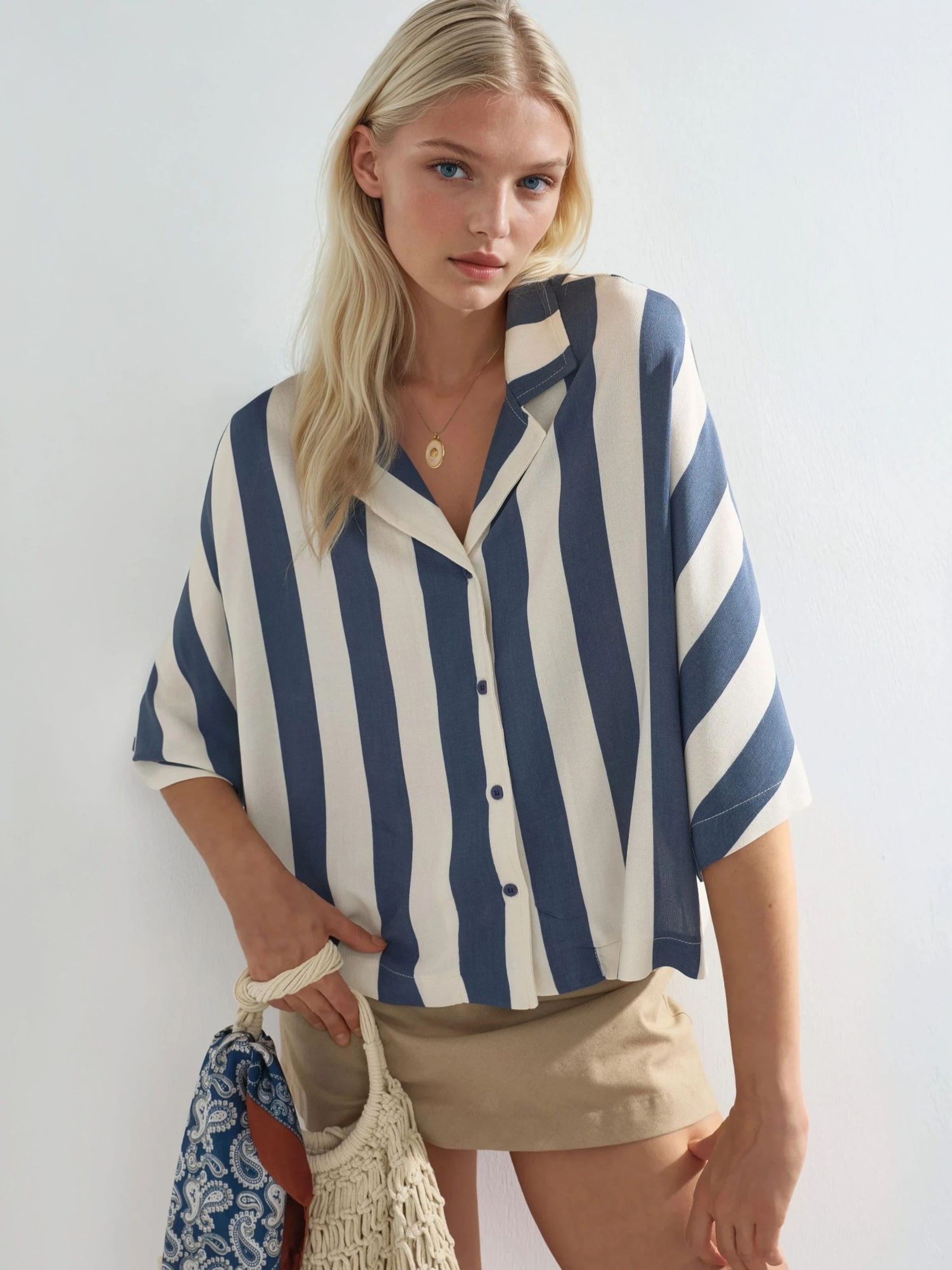 Busem Блузка в цвете Marine Blue
Busem Блузка в цвете Marine Blue