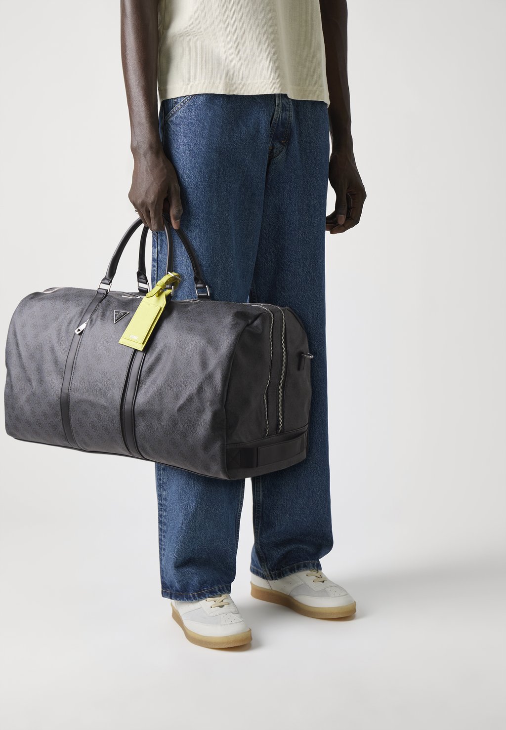 Сумка выходного дня PISA DOUBLE ZIP Guess, черный 
Сумка выходного дня PISA DOUBLE ZIP Guess, черный